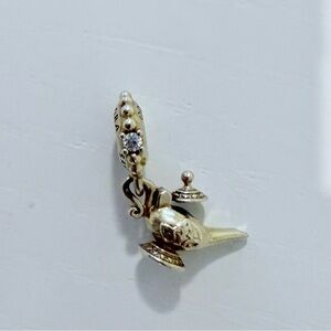 Pandora Aladdin lamp charm